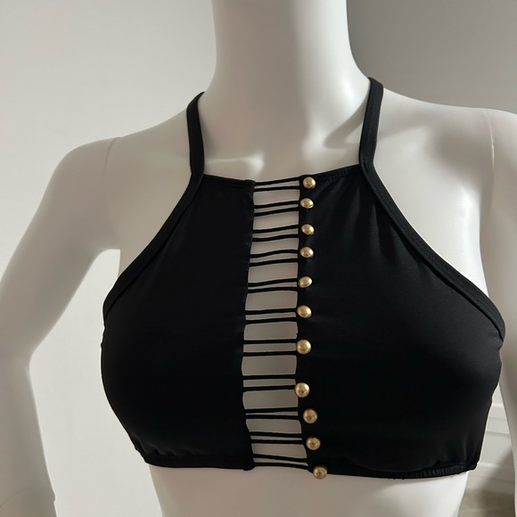 BUNDLES
Kenneth Cole Black Crop Top with Gold Accents - Picture 1 of 6